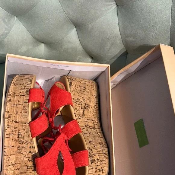 Yoki size 7.5 coral/red lace up wedge with box & dust covers - Picture 3 of 9